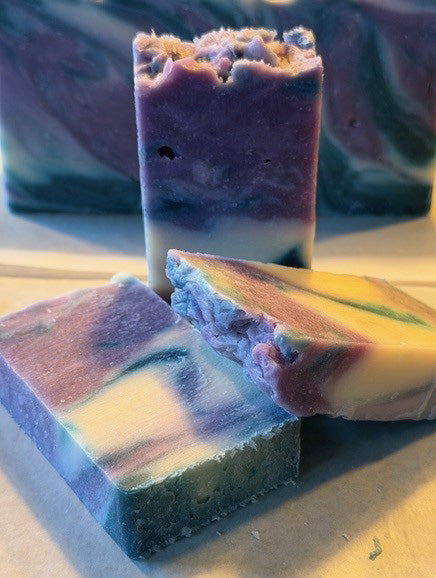 Handgemachte Olivenölseife "Gartenraute" 90g Barren