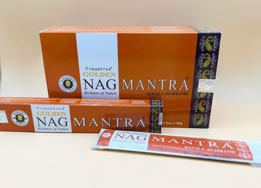 Golden Nag Räucherstäbchen "Mantra" 15g (Indien)